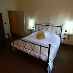 Pensionat Residenza La Dimora Imperfetta Salionze