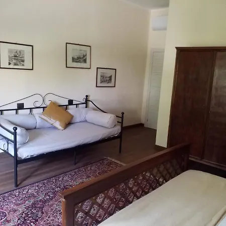 Residenza La Dimora Imperfetta Guest house